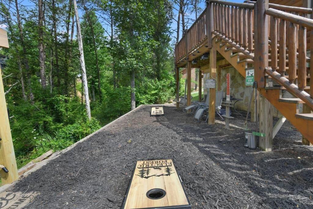 Enchanted Forest Cabin And Teepee! Lights & Laser Show! Private Hot Tub! Unique Stay! Sevierville Bagian luar foto