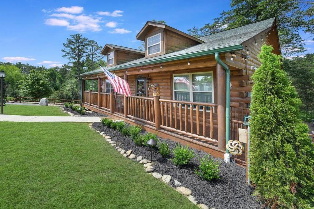 Enchanted Forest Cabin And Teepee! Lights & Laser Show! Private Hot Tub! Unique Stay! Sevierville Bagian luar foto
