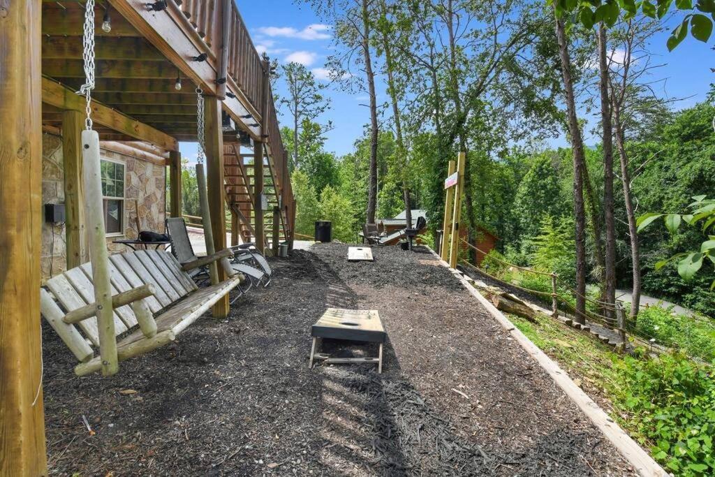 Enchanted Forest Cabin And Teepee! Lights & Laser Show! Private Hot Tub! Unique Stay! Sevierville Bagian luar foto