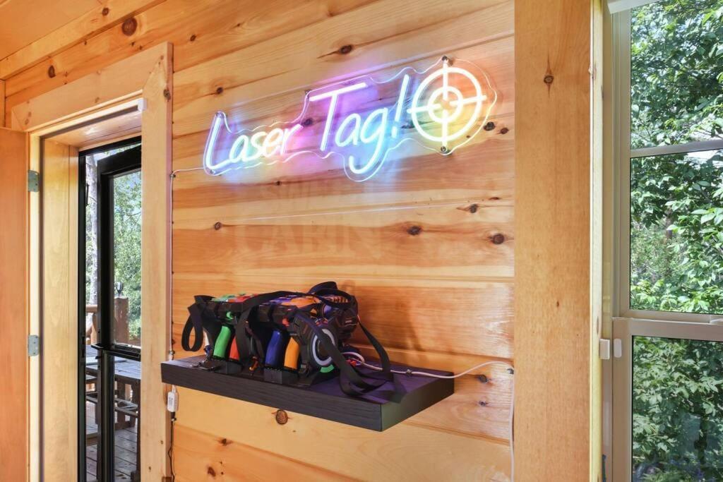 Enchanted Forest Cabin And Teepee! Lights & Laser Show! Private Hot Tub! Unique Stay! Sevierville Bagian luar foto