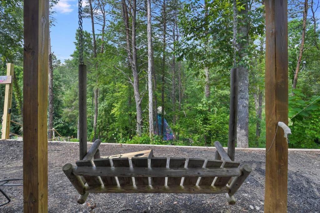 Enchanted Forest Cabin And Teepee! Lights & Laser Show! Private Hot Tub! Unique Stay! Sevierville Bagian luar foto