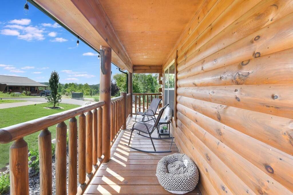 Enchanted Forest Cabin And Teepee! Lights & Laser Show! Private Hot Tub! Unique Stay! Sevierville Bagian luar foto