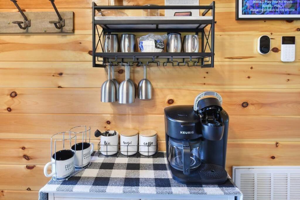 Enchanted Forest Cabin And Teepee! Lights & Laser Show! Private Hot Tub! Unique Stay! Sevierville Bagian luar foto