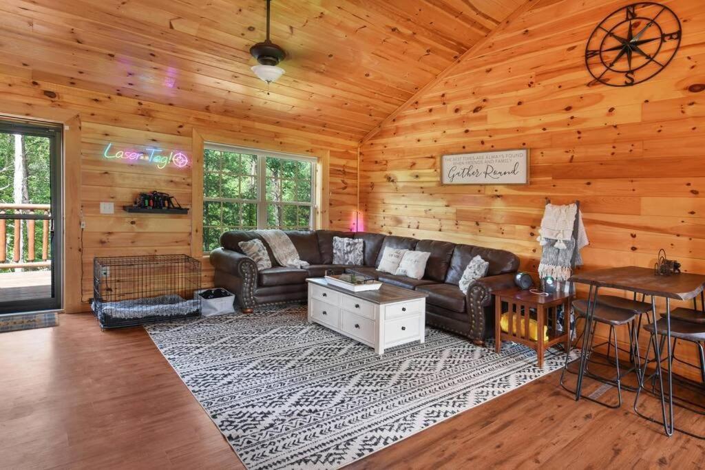 Enchanted Forest Cabin And Teepee! Lights & Laser Show! Private Hot Tub! Unique Stay! Sevierville Bagian luar foto