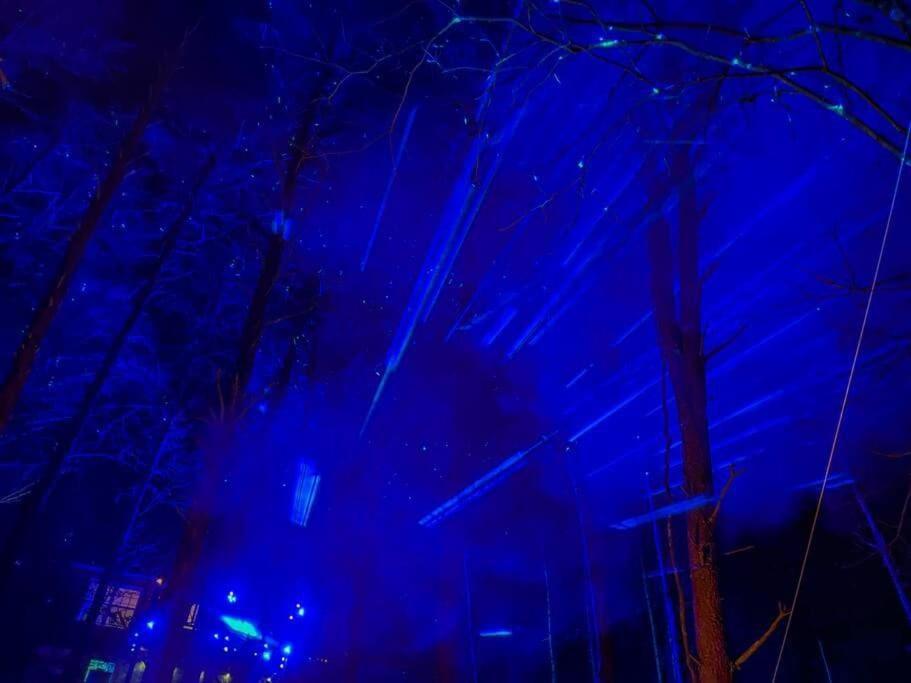 Enchanted Forest Cabin And Teepee! Lights & Laser Show! Private Hot Tub! Unique Stay! Sevierville Bagian luar foto