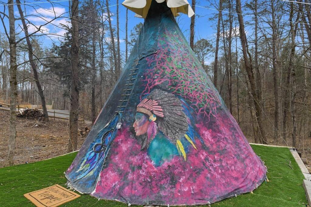 Enchanted Forest Cabin And Teepee! Lights & Laser Show! Private Hot Tub! Unique Stay! Sevierville Bagian luar foto
