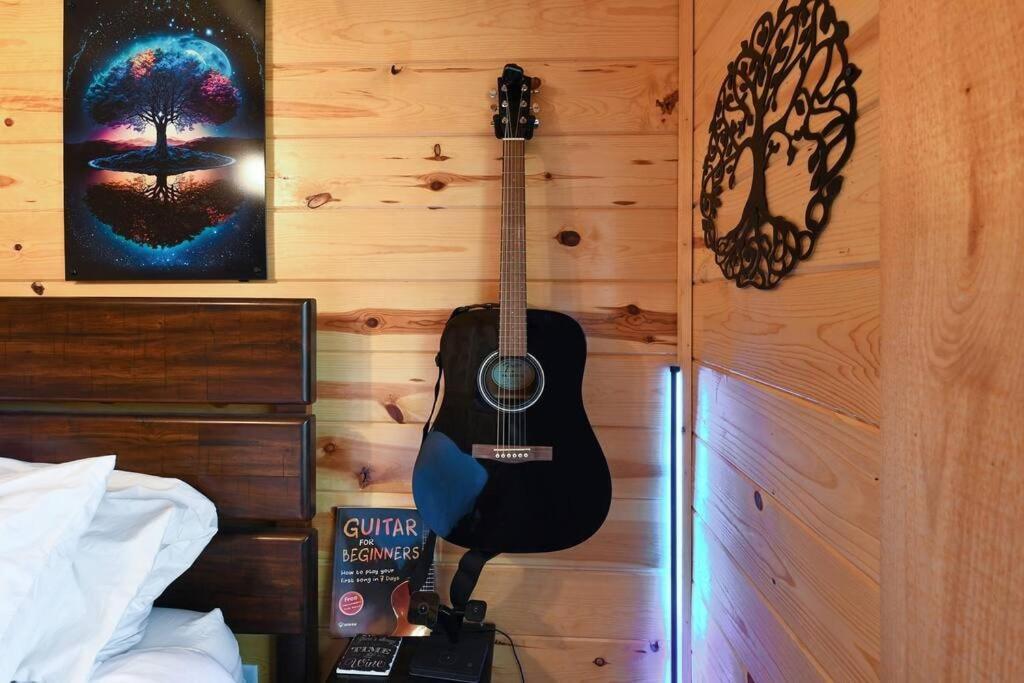 Enchanted Forest Cabin And Teepee! Lights & Laser Show! Private Hot Tub! Unique Stay! Sevierville Bagian luar foto