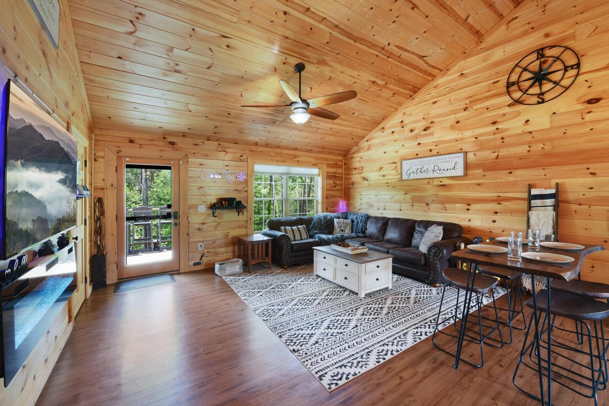 Enchanted Forest Cabin And Teepee! Lights & Laser Show! Private Hot Tub! Unique Stay! Sevierville Bagian luar foto