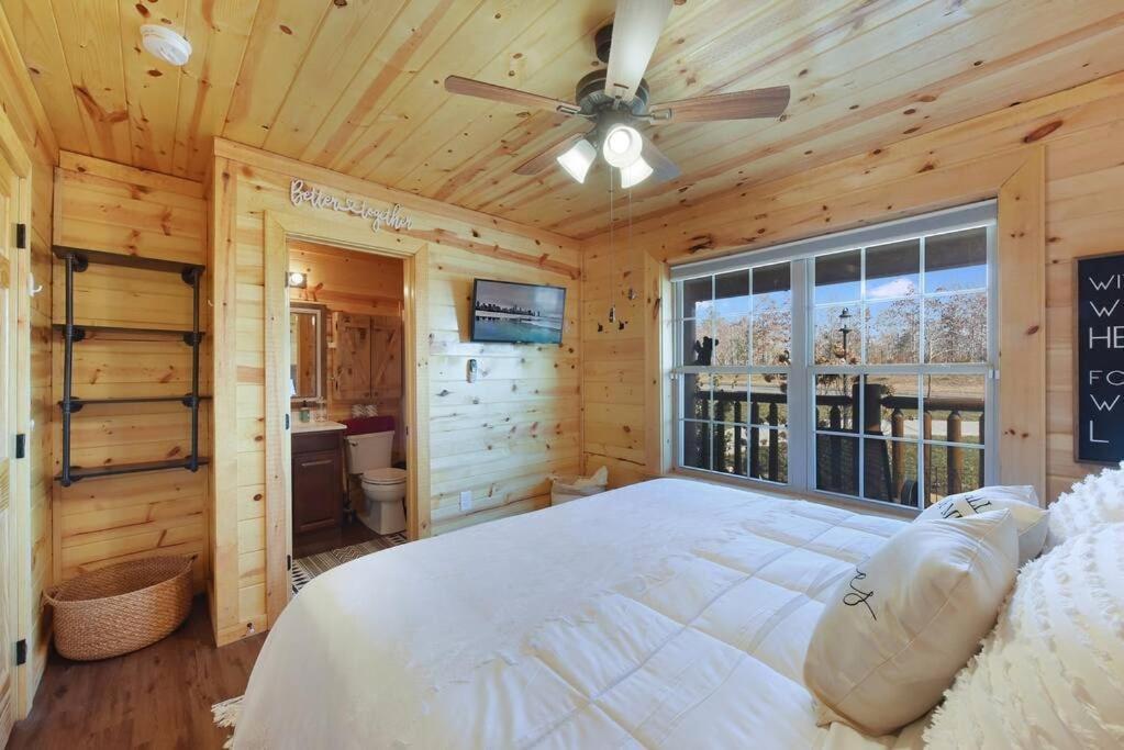 Enchanted Forest Cabin And Teepee! Lights & Laser Show! Private Hot Tub! Unique Stay! Sevierville Bagian luar foto