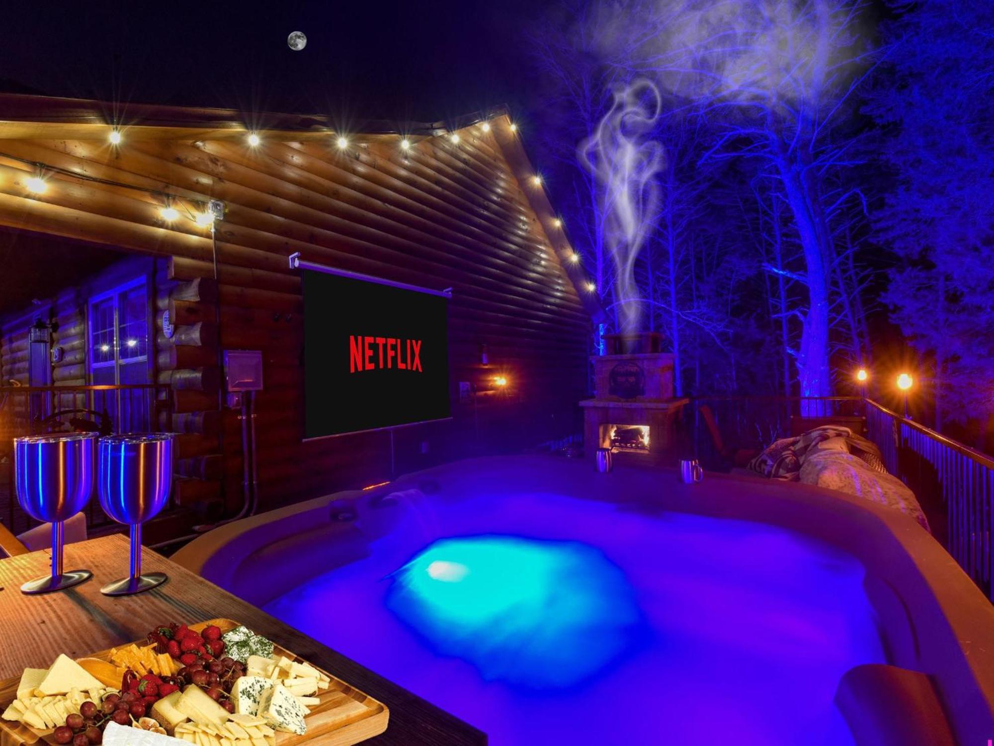 Enchanted Forest Cabin And Teepee! Lights & Laser Show! Private Hot Tub! Unique Stay! Sevierville Bagian luar foto
